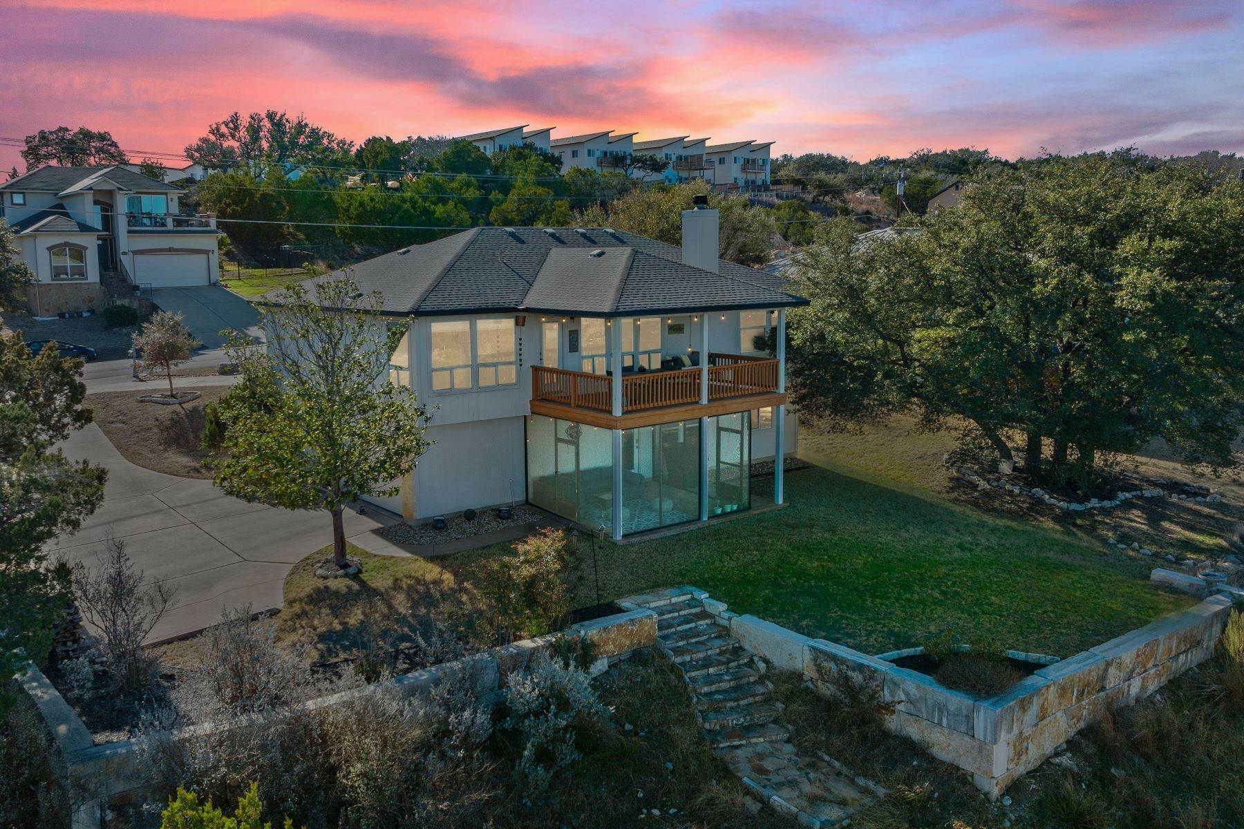 50. Single Family Homes for Sale at Panoramic Views of Hill Country and Lake Travis 21200 High Drive Lago Vista, Texas 78645 United States