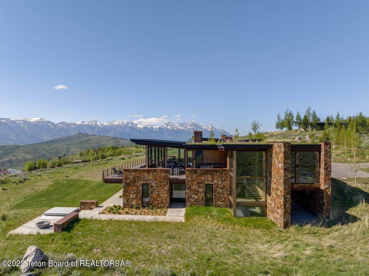 7. Single Family Homes for Sale at 1285 N LOWER RIDGE ROAD Jackson, Wyoming 83001 United States