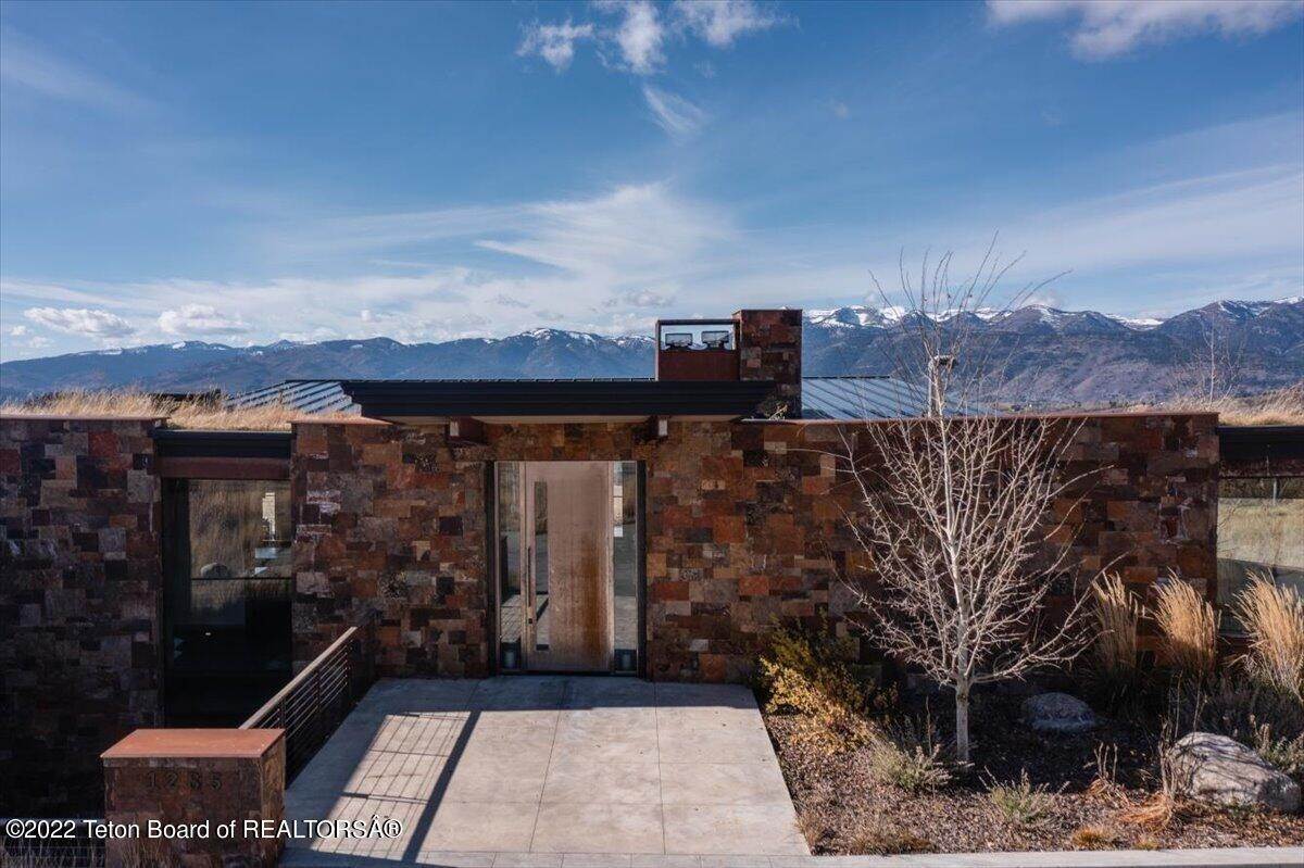 12. Single Family Homes for Sale at 1285 N LOWER RIDGE ROAD Jackson, Wyoming 83001 United States