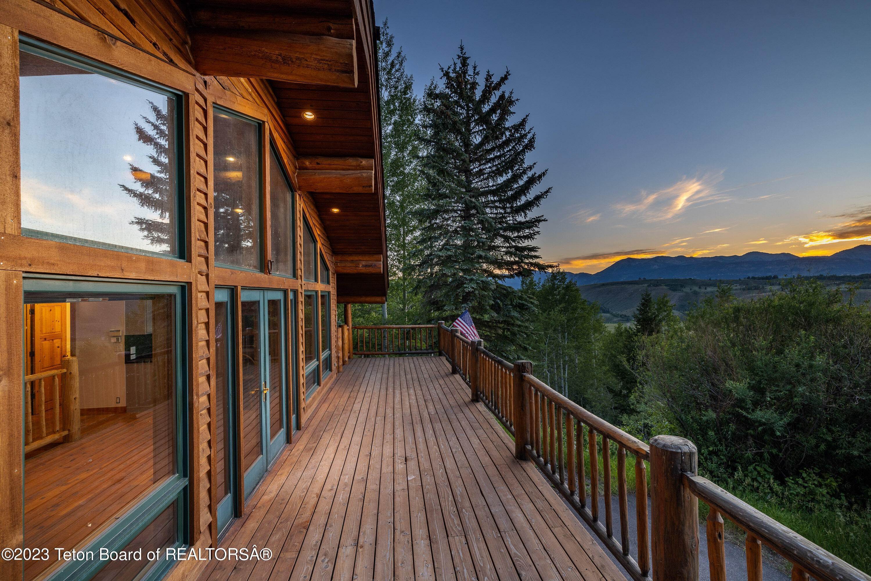 13. Single Family Homes for Sale at 990 W PINE SISKIN Road 990 W PINE SISKIN Road Jackson, Wyoming 83001 United States