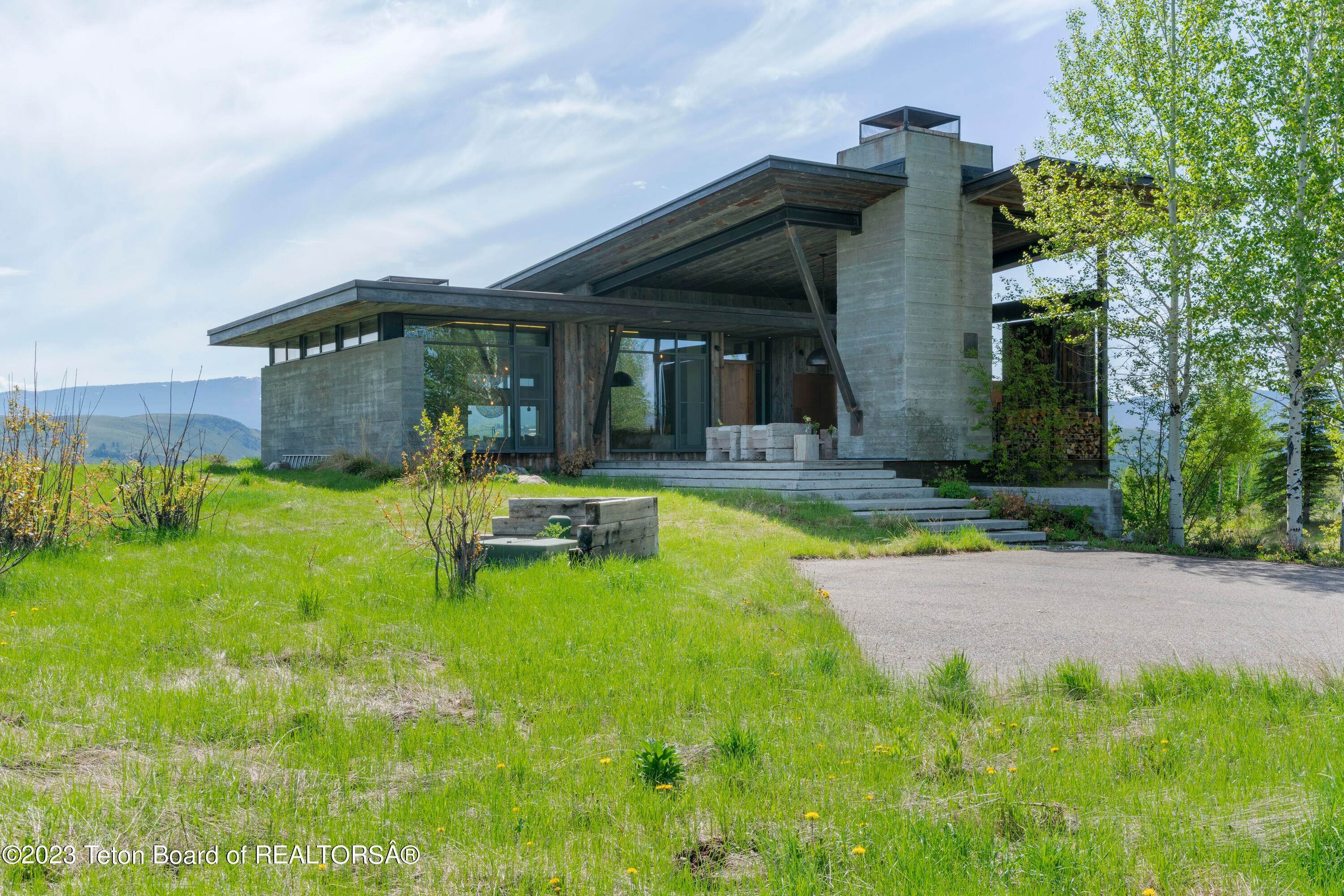 10. Single Family Homes for Sale at 2520 TRADER Road 2520 TRADER Road Jackson, Wyoming 83001 United States