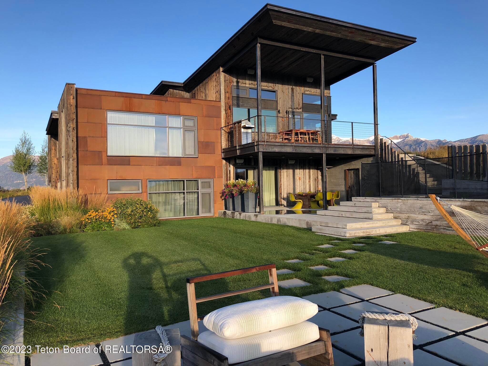 12. Single Family Homes for Sale at 2520 TRADER Road 2520 TRADER Road Jackson, Wyoming 83001 United States