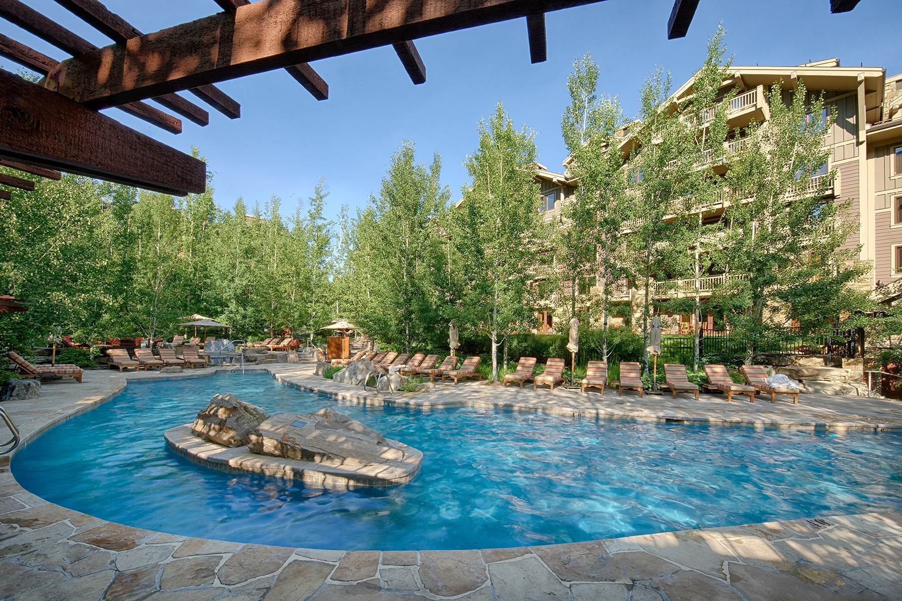 22. Condominiums for Sale at Ski-in / Ski-out Residence 7670 Granite Loop Road, #673 Teton Village, Wyoming 83025 United States