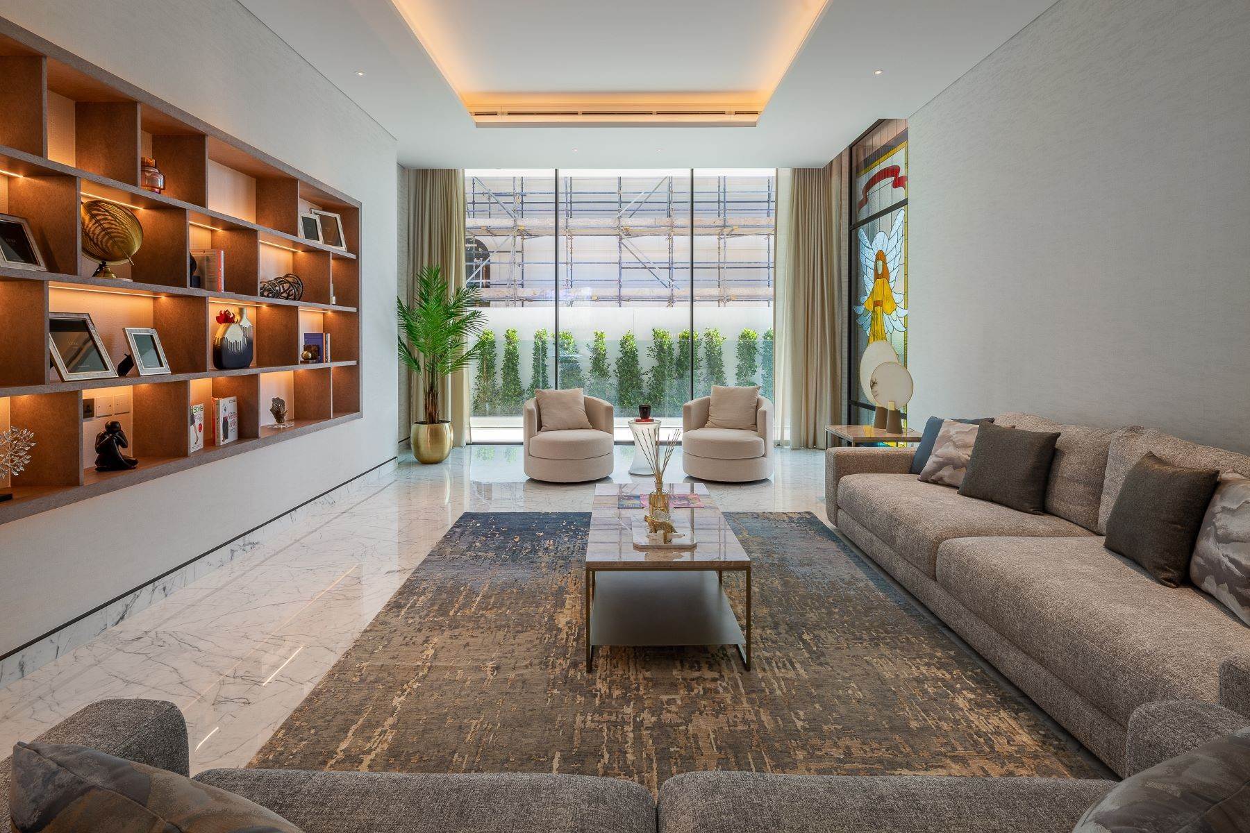 8. Single Family Homes for Sale at Lavishly Spectacular Luxury Villa in Emirates Hills Dubai, Dubai United Arab Emirates