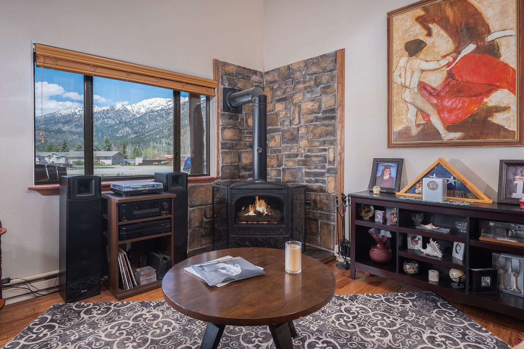 8. Single Family Homes for Sale at Easy Living in Alpine 662 Sunset Drive Alpine, Wyoming 83128 United States