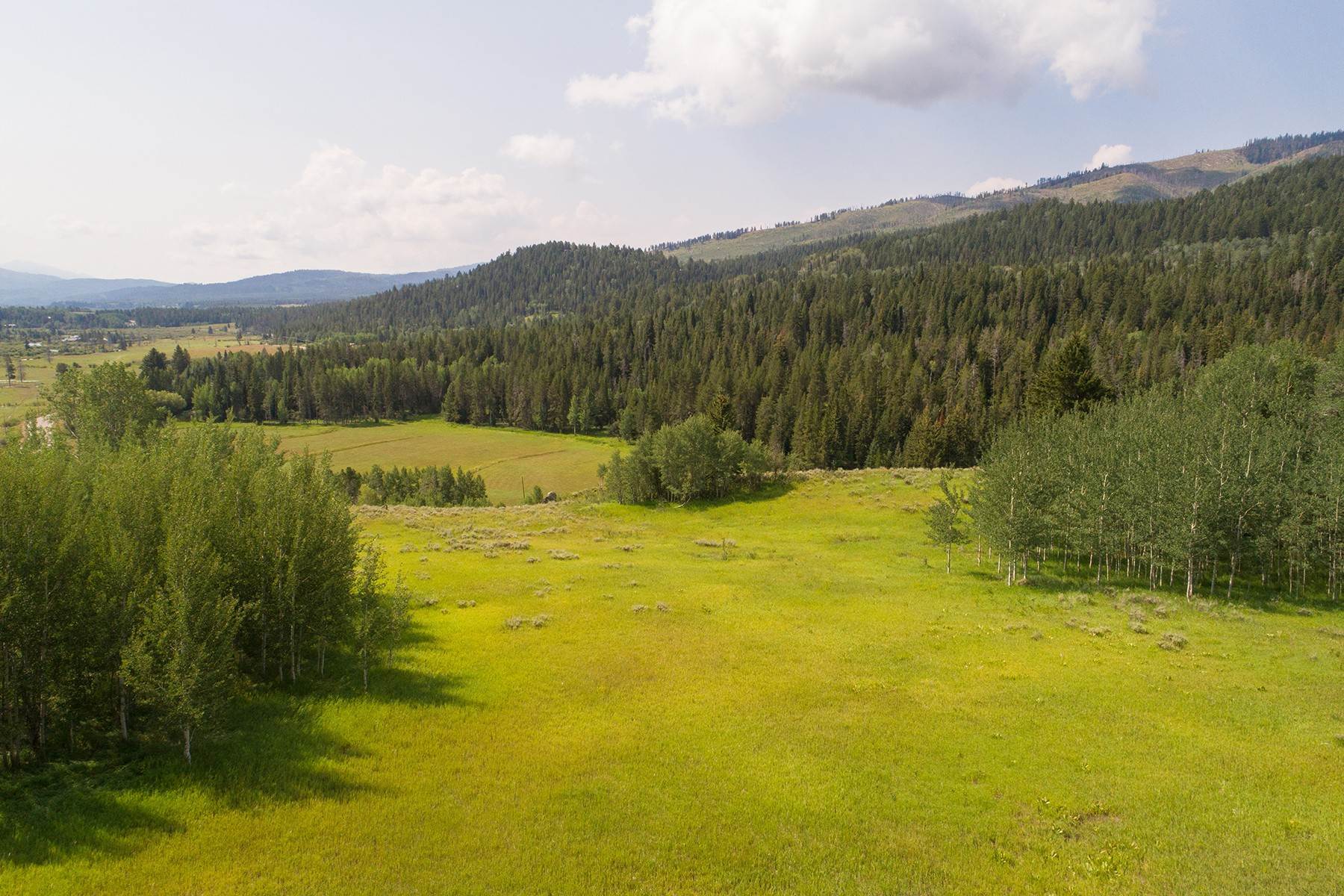 23. Single Family Homes for Sale at Big Rock Ranch 425/35/55 N Fall Creek Rd Jackson, Wyoming 83001 United States
