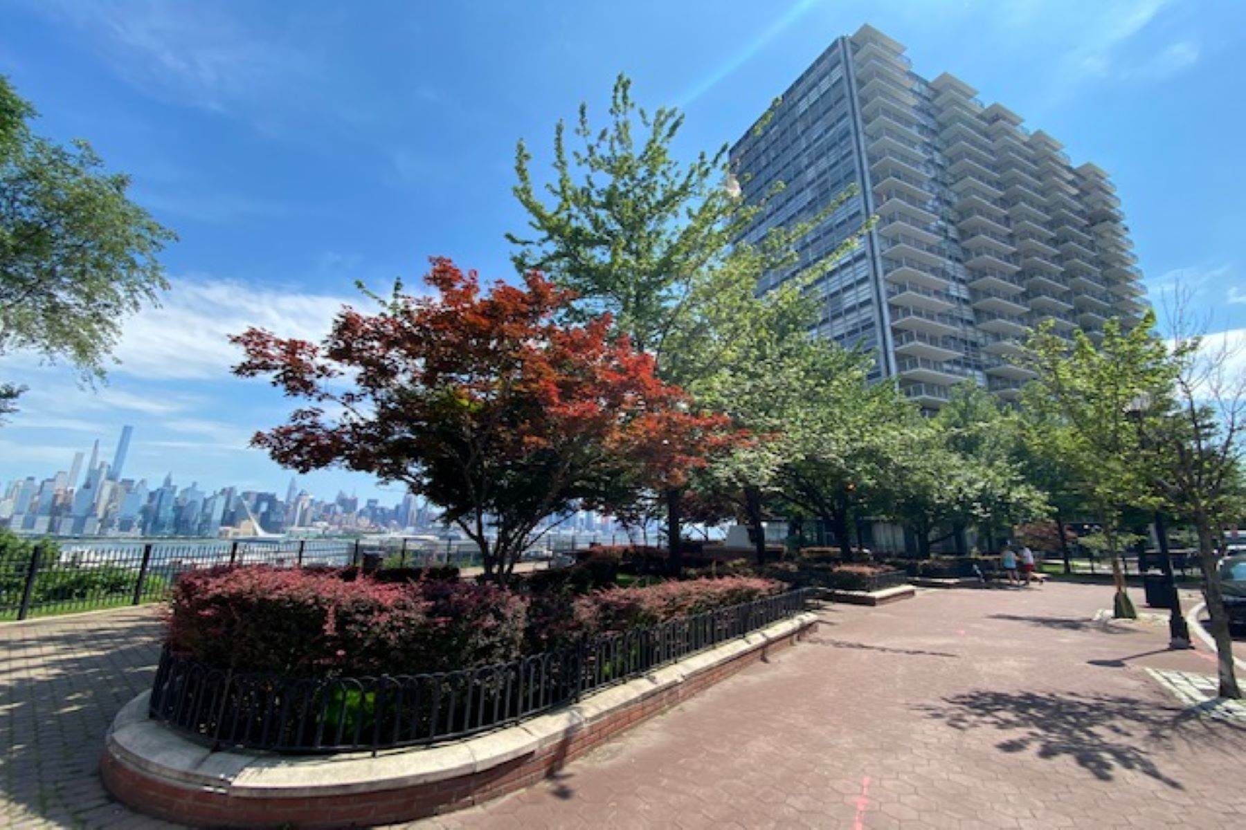 Condominiums for Sale at Just listed at Tower West-a full-service building loaded with amenities. 6050 Blvd East, Unit 20F West New York, New Jersey 07093 United States