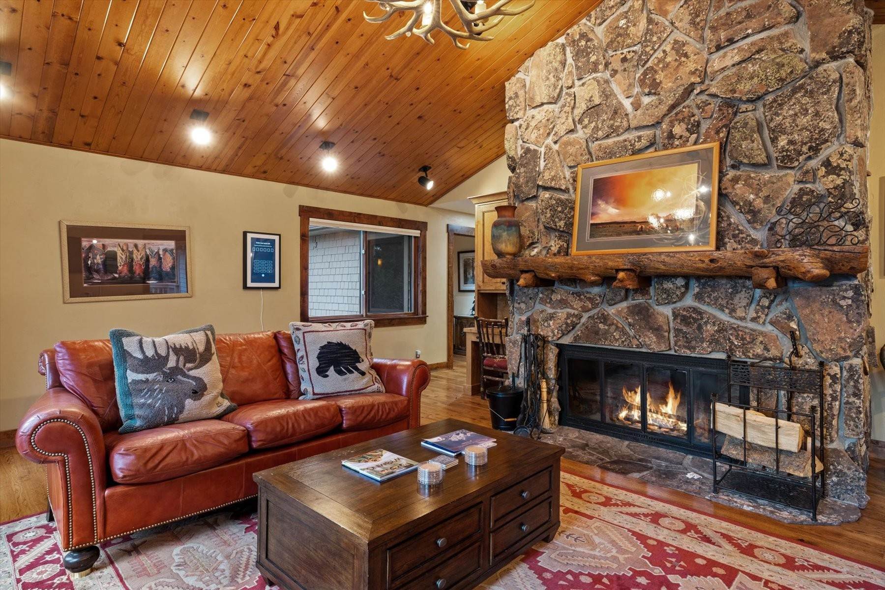 22. Single Family Homes for Sale at Tuckaway House 3775 W Curtis Drive Teton Village, Wyoming 83025 United States
