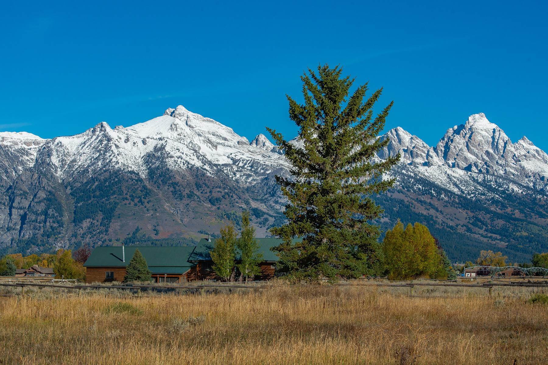 2. Single Family Homes for Sale at Exceptional View Property 900 E Zenith Drive Jackson, Wyoming 83001 United States