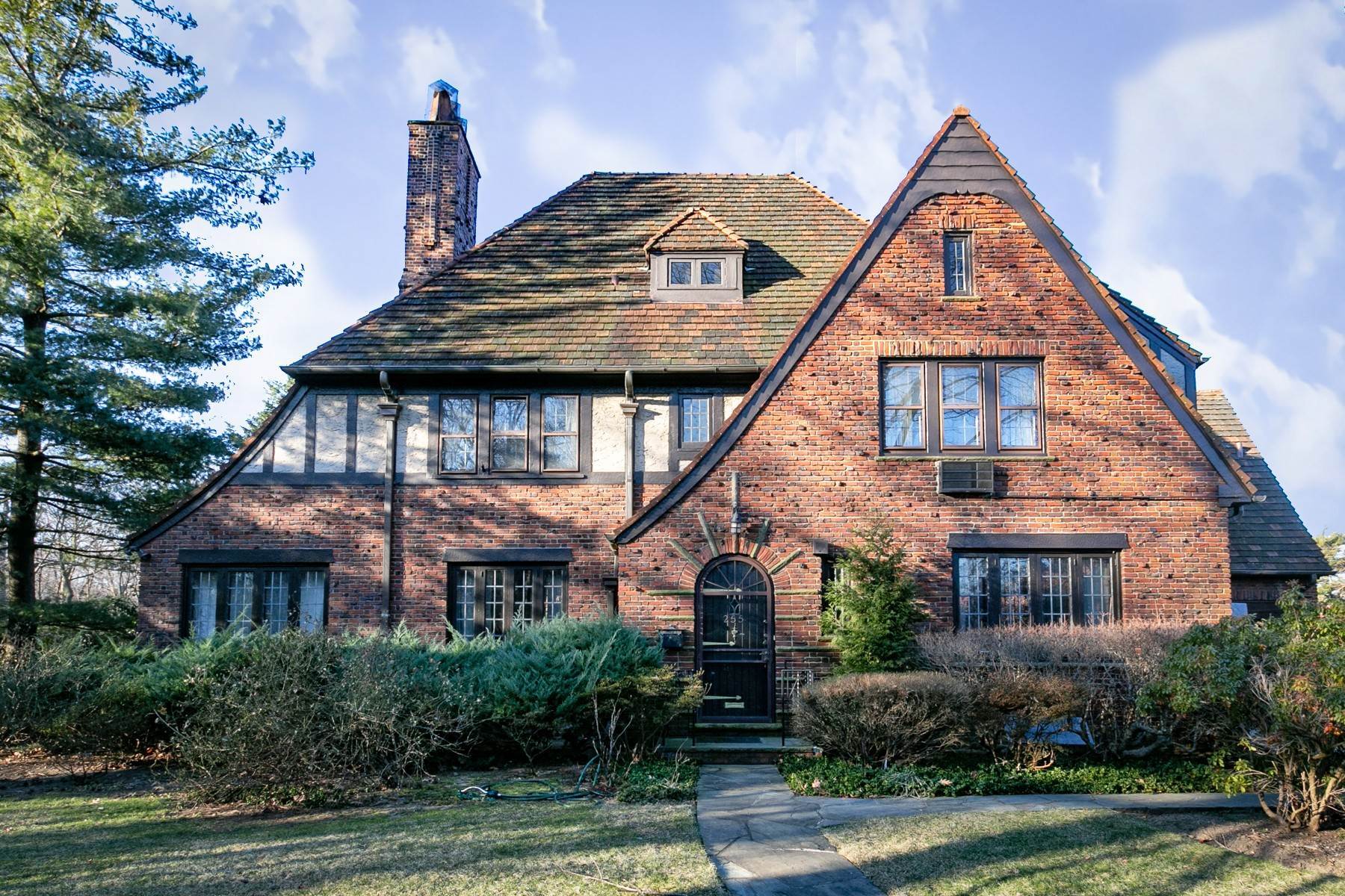 Single Family Homes for Sale at ARTS AND CRAFTS GRAND TUDOR 255 Greenway North, Forest Hills Gardens, Forest Hills, New York 11375 United States