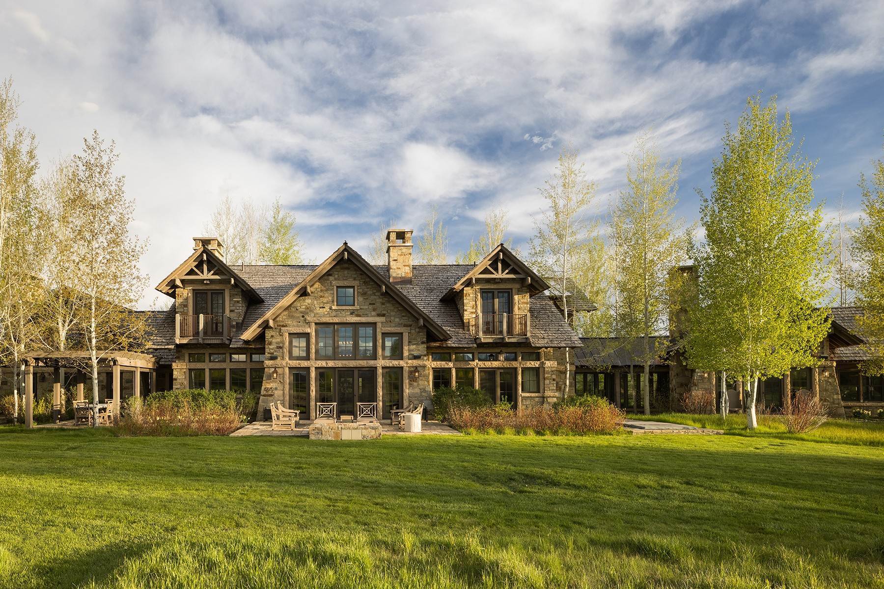 45. Single Family Homes for Sale at Luxury Estate in 3 Creek 2130 S Blue Crane Drive Jackson, Wyoming 83001 United States