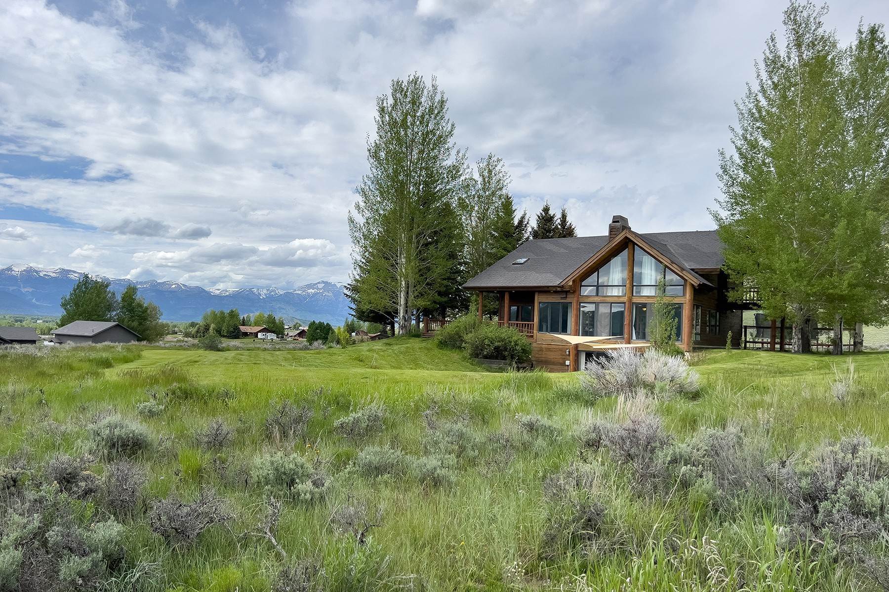 7. Single Family Homes for Sale at 4805 S Little Horsethief Lane Jackson, Wyoming 83001 United States