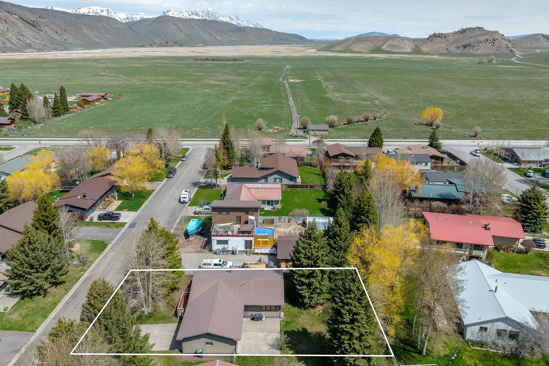 2. Single Family Homes for Sale at 50 Absaroka Drive Jackson, Wyoming 83001 United States