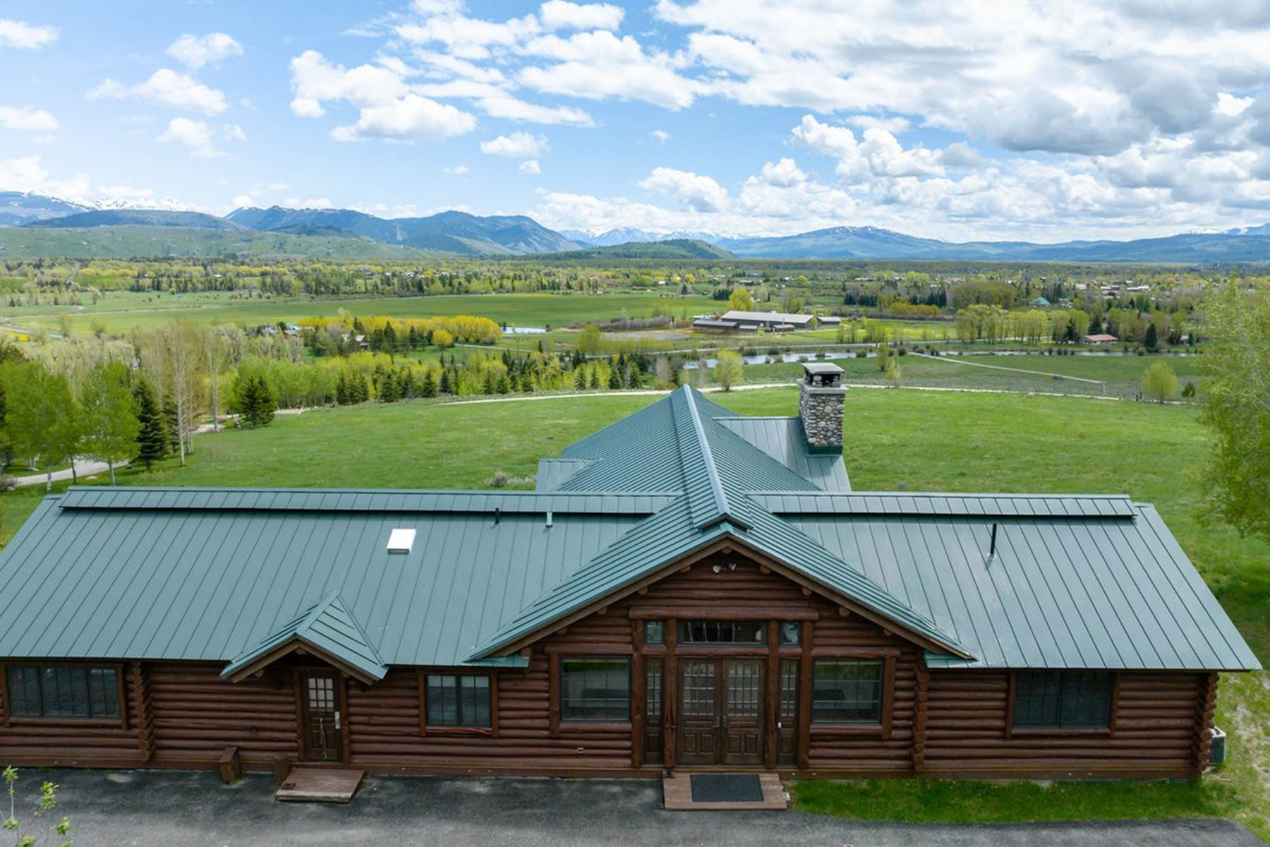 5. Single Family Homes for Sale at Wilson Faces Masterpiece 2485 N Fish Creek Road Wilson, Wyoming 83014 United States