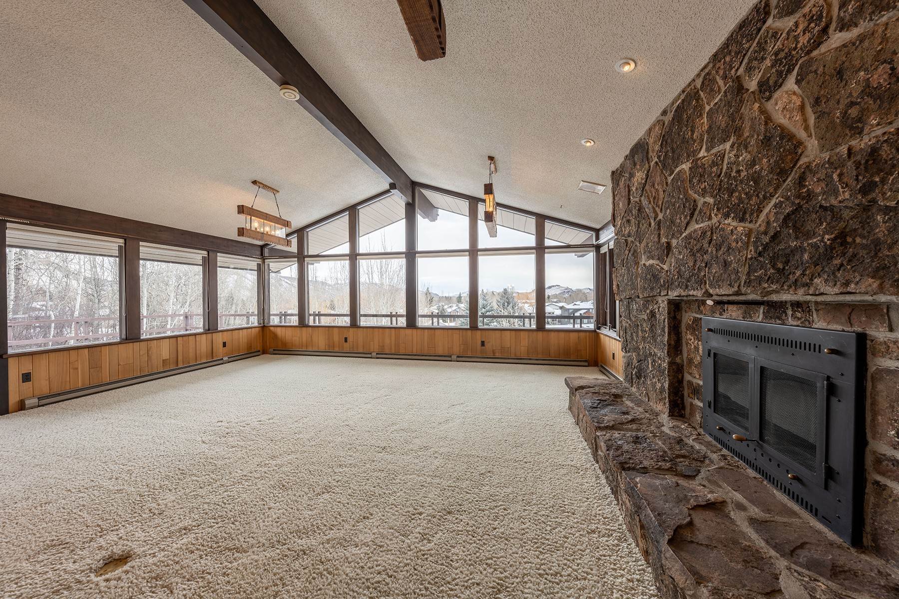 14. Single Family Homes for Sale at Grand Views from the Town of Jackson 504 / 510 Cache Creek Drive Jackson, Wyoming 83001 United States