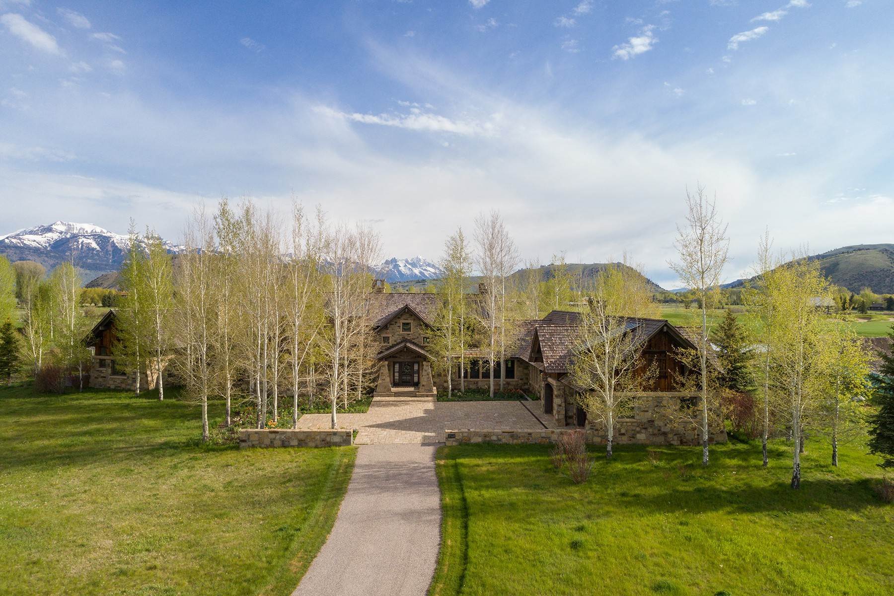 43. Single Family Homes for Sale at Luxury Estate in 3 Creek 2130 S Blue Crane Drive Jackson, Wyoming 83001 United States