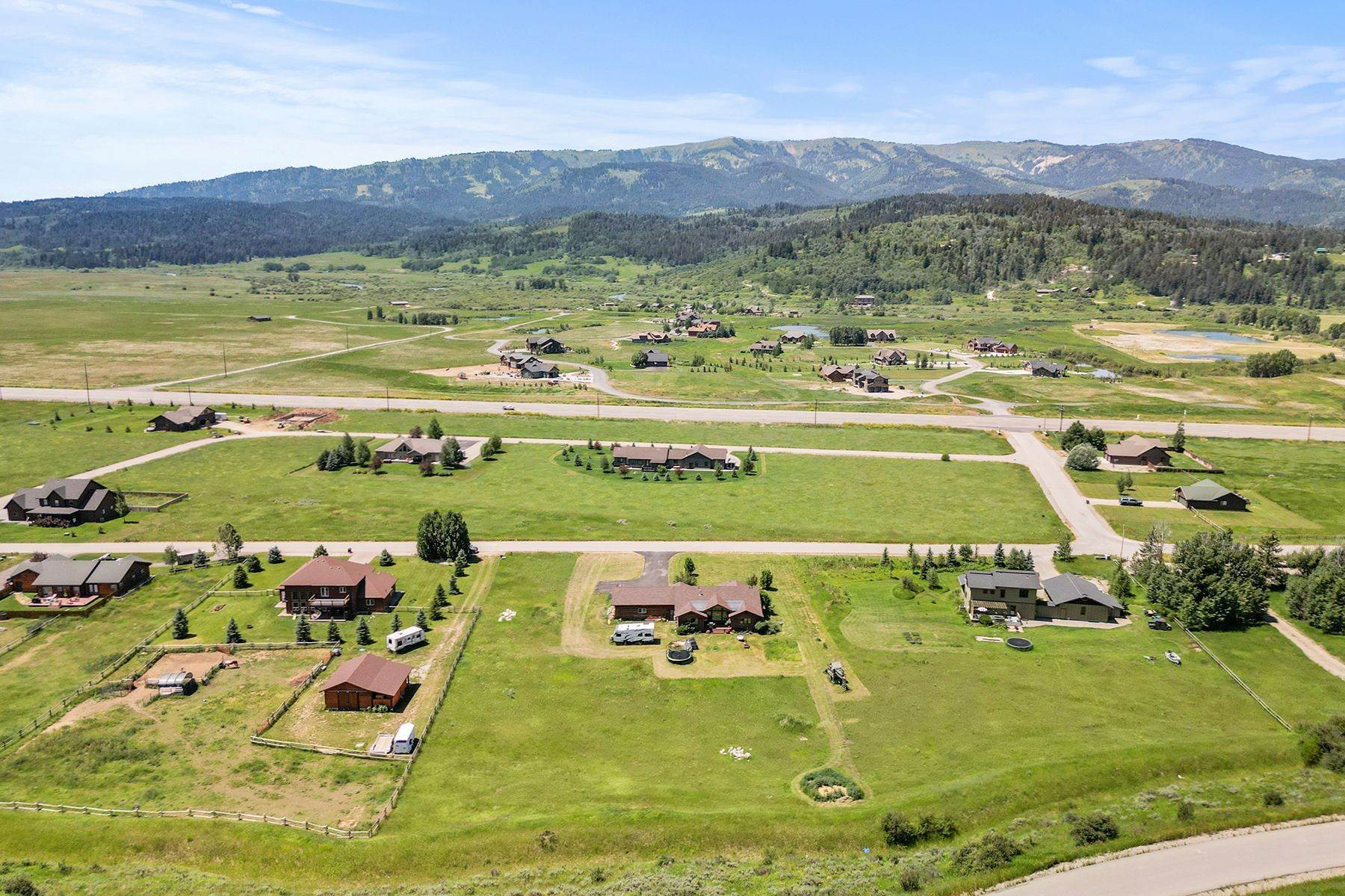 35. Other Residential Homes for Sale at Buffalo Drive, Alpine 268 Buffalo Drive Alpine, Wyoming 83128 United States