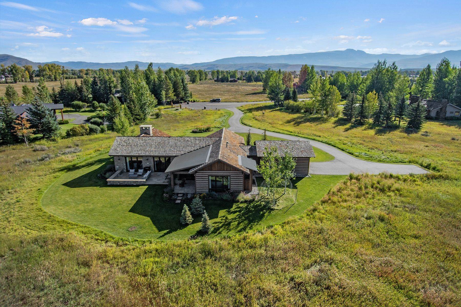 9. Single Family Homes for Sale at East Oatgrass Road 320 E Oatgrass Road Jackson, Wyoming 83001 United States