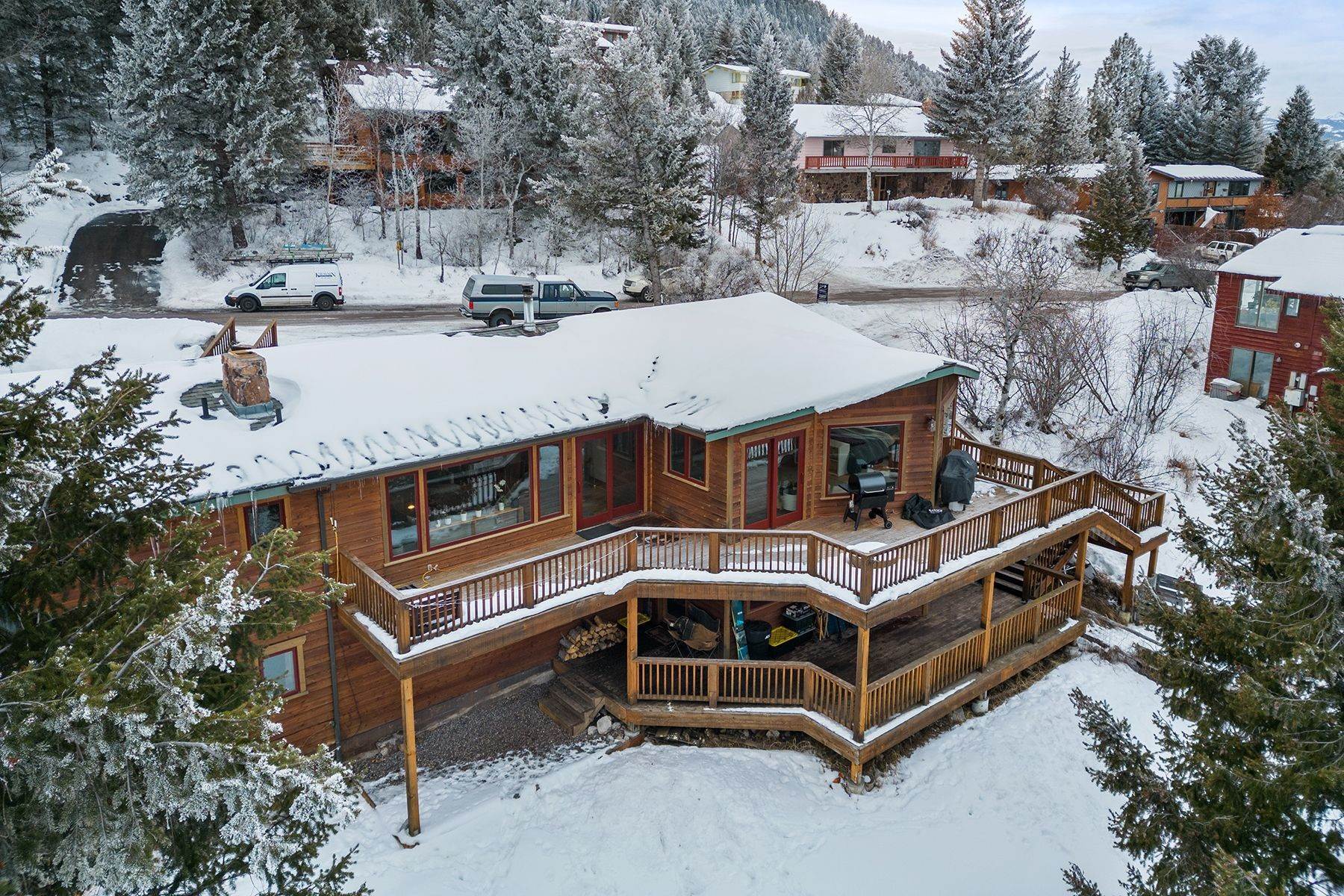 2. Single Family Homes for Sale at Light and Bright Hillside Above Town 455 Wister Avenue Jackson, Wyoming 83001 United States