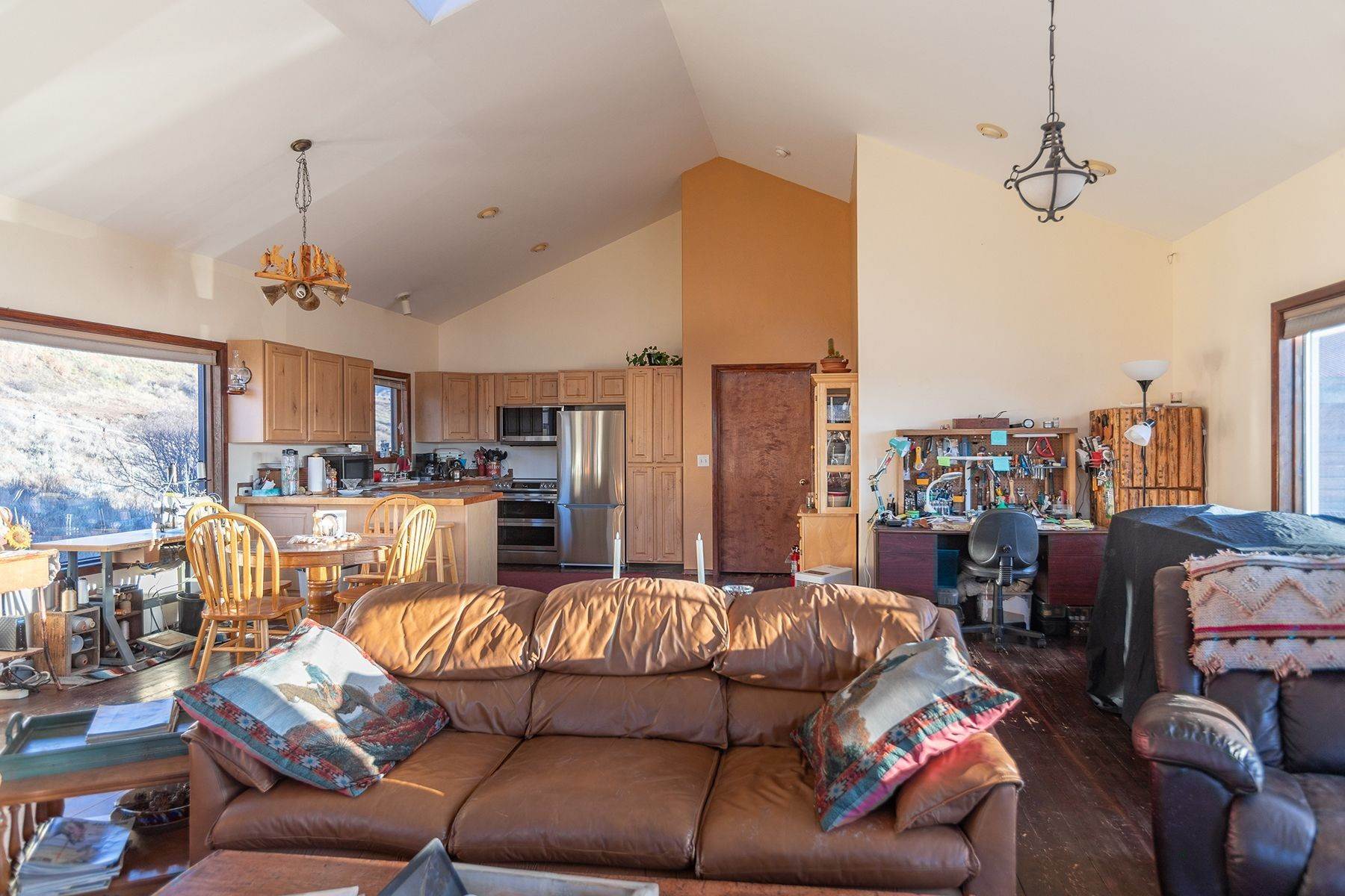 16. Single Family Homes for Sale at 5-Acre Mountain View Estate 2420 E La Bonte Road Jackson, Wyoming 83001 United States