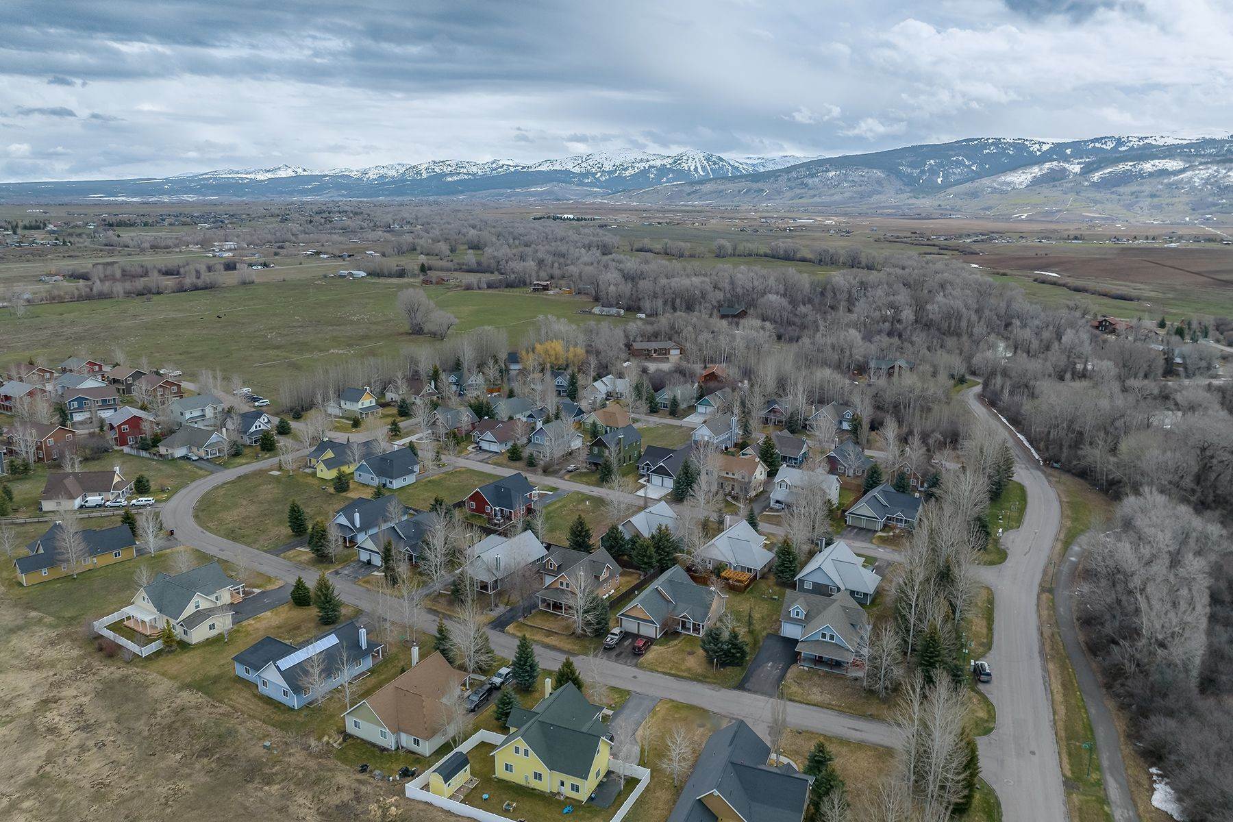 39. Single Family Homes for Sale at Immaculate Home in Creekside Meadows 849 Streamside Street Driggs, Idaho 83422 United States