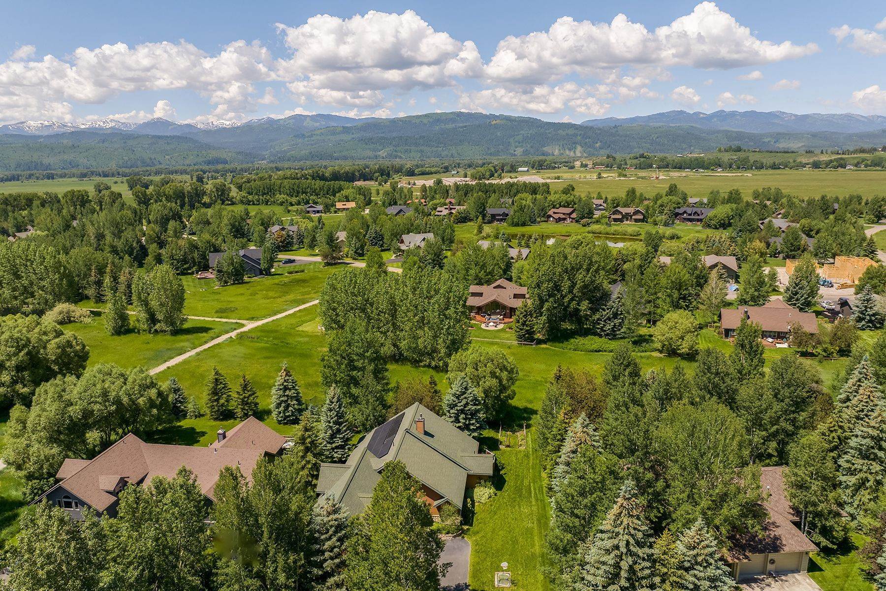 32. Single Family Homes for Sale at South Fallen Leaf Lane 4245 S Fallen Leaf Lane Jackson, Wyoming 83001 United States