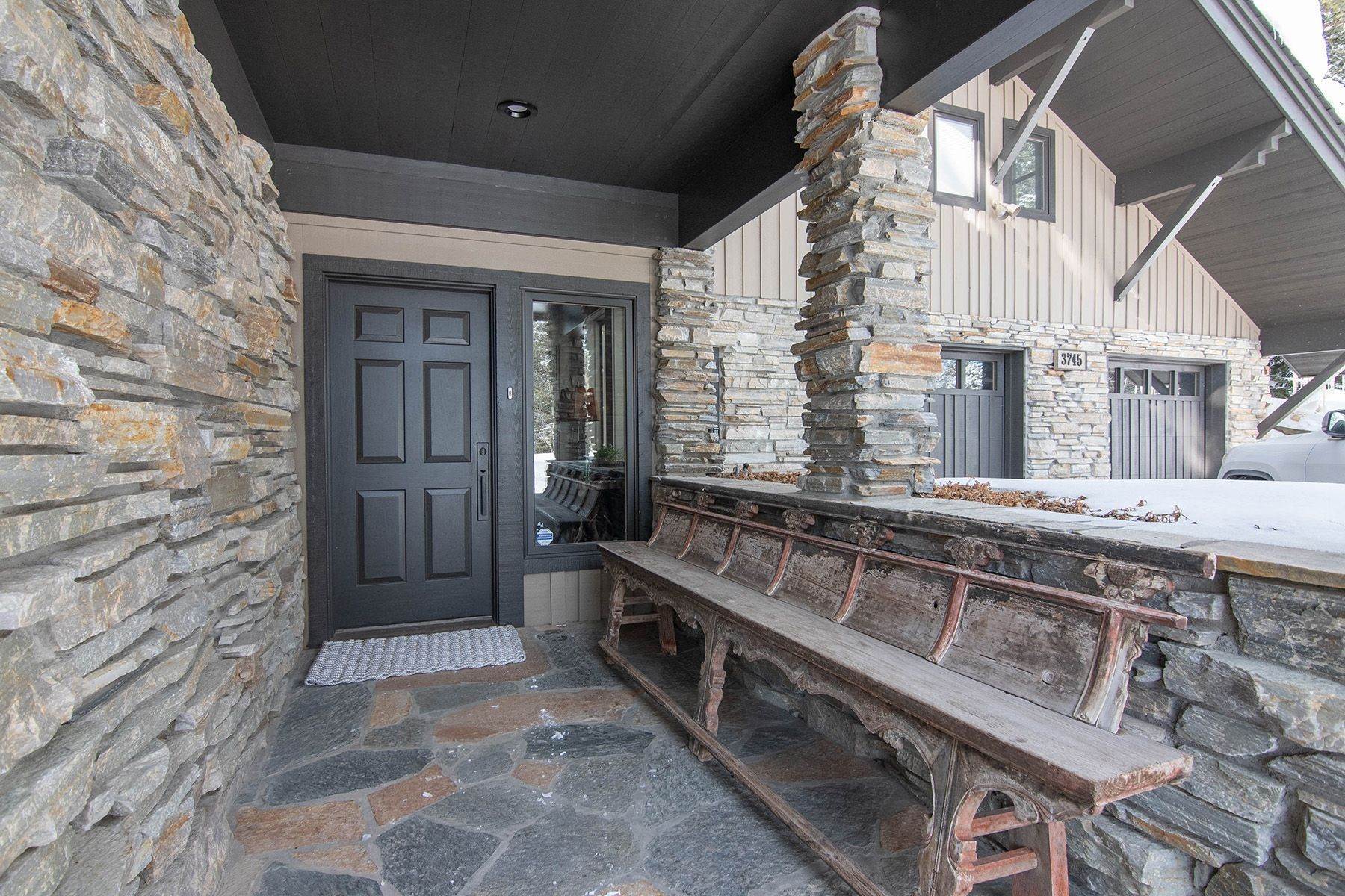4. Single Family Homes for Sale at Sublette Ridge Ski Lodge 3745 W Curtis Drive Teton Village, Wyoming 83025 United States