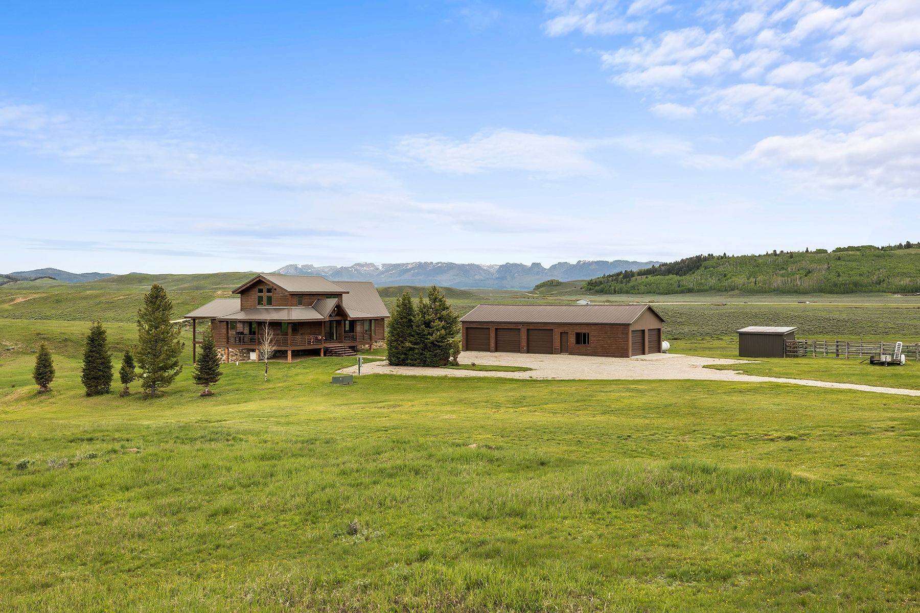 Single Family Homes for Sale at Tasteful Mountain Home with Stunning Views 79 Rim Road Bondurant, Wyoming 82922 United States