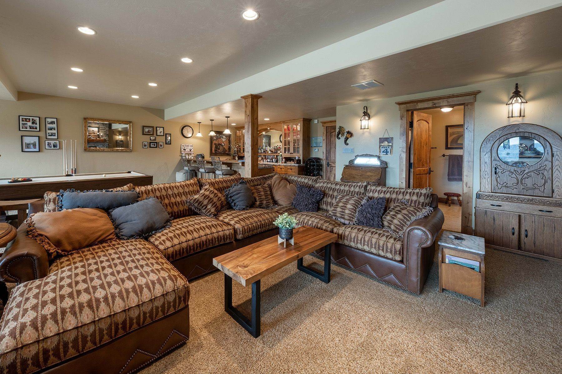 27. Single Family Homes for Sale at Teton Springs Mountain Retreat 72 Hastings Drive Victor, Idaho 83455 United States