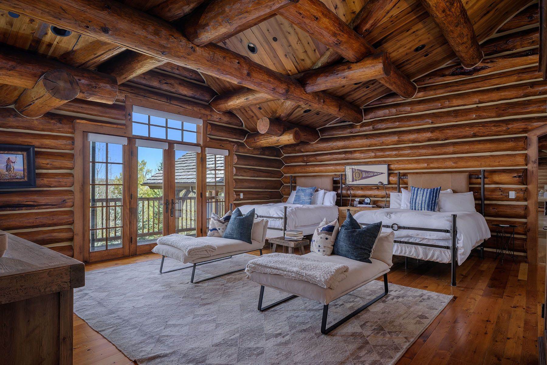 25. Single Family Homes for Sale at Nature Meets Luxury in Indian Springs Ranch 520 S Indian Springs Drive Jackson, Wyoming 83001 United States