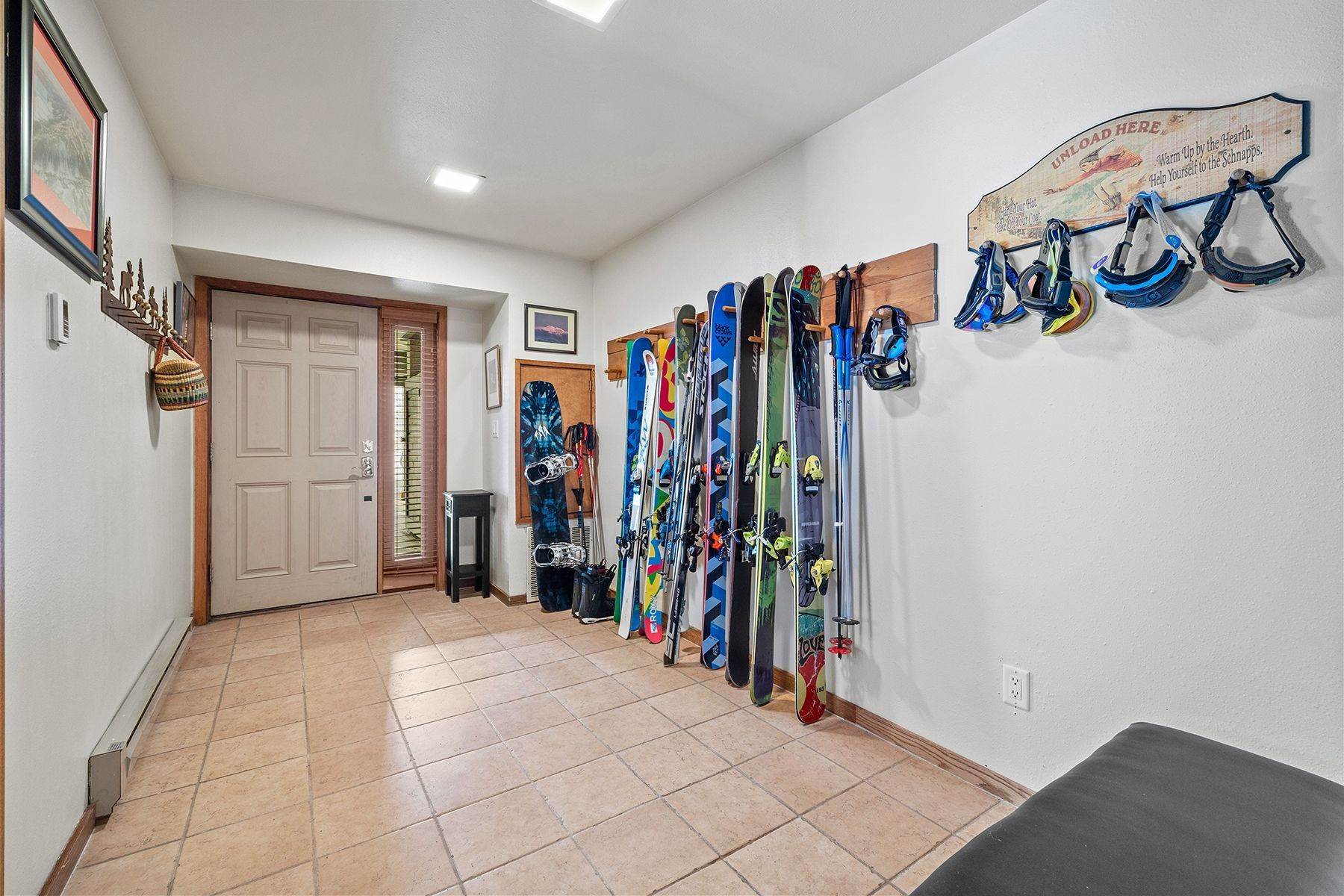 16. Other Residential Homes for Sale at Excellent Ski-In, Ski-Out Teton Village Condo Steps from the Lift 3720 W Michael Drive Teton Village, Wyoming 83025 United States
