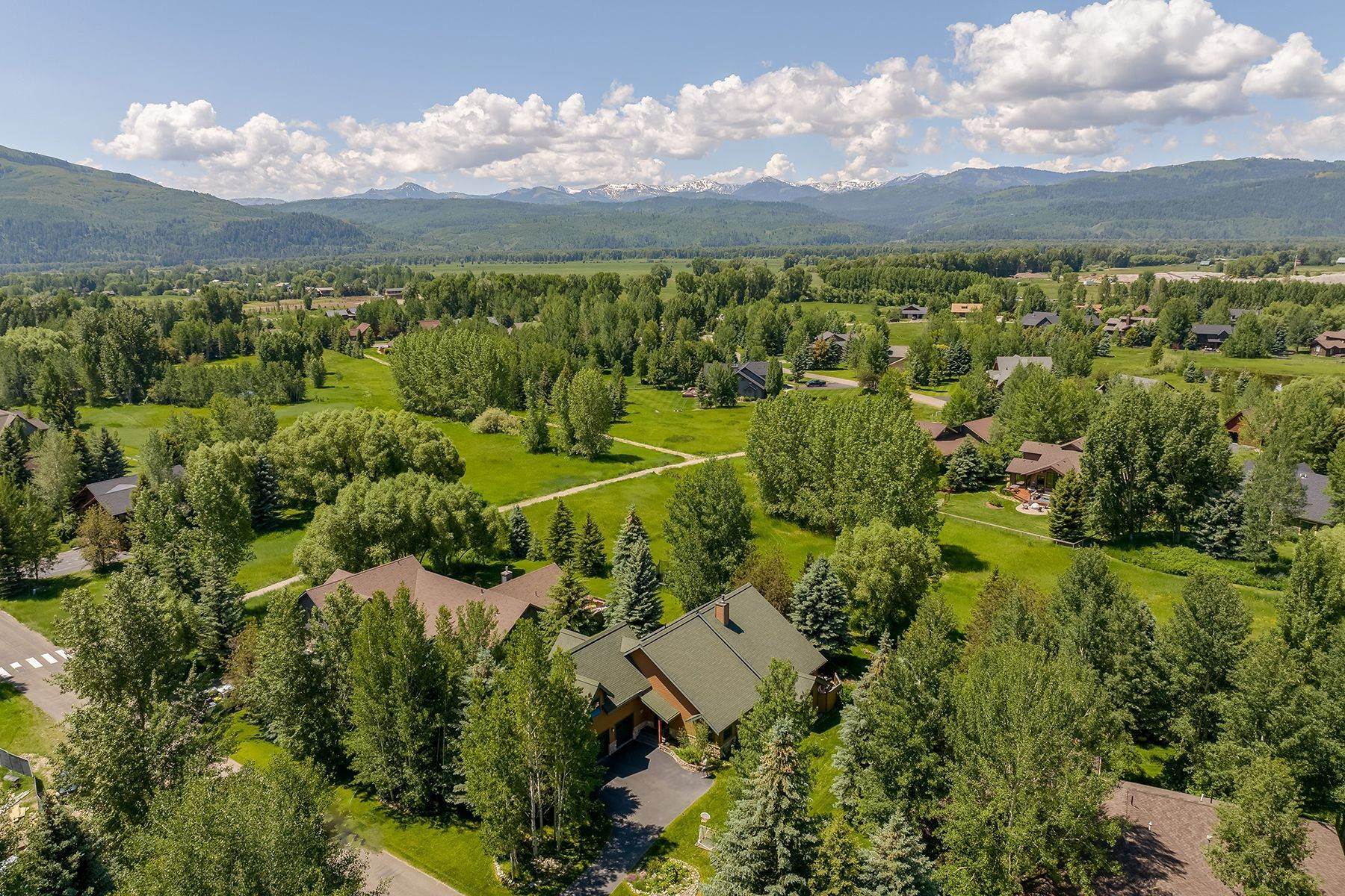 31. Single Family Homes for Sale at South Fallen Leaf Lane 4245 S Fallen Leaf Lane Jackson, Wyoming 83001 United States