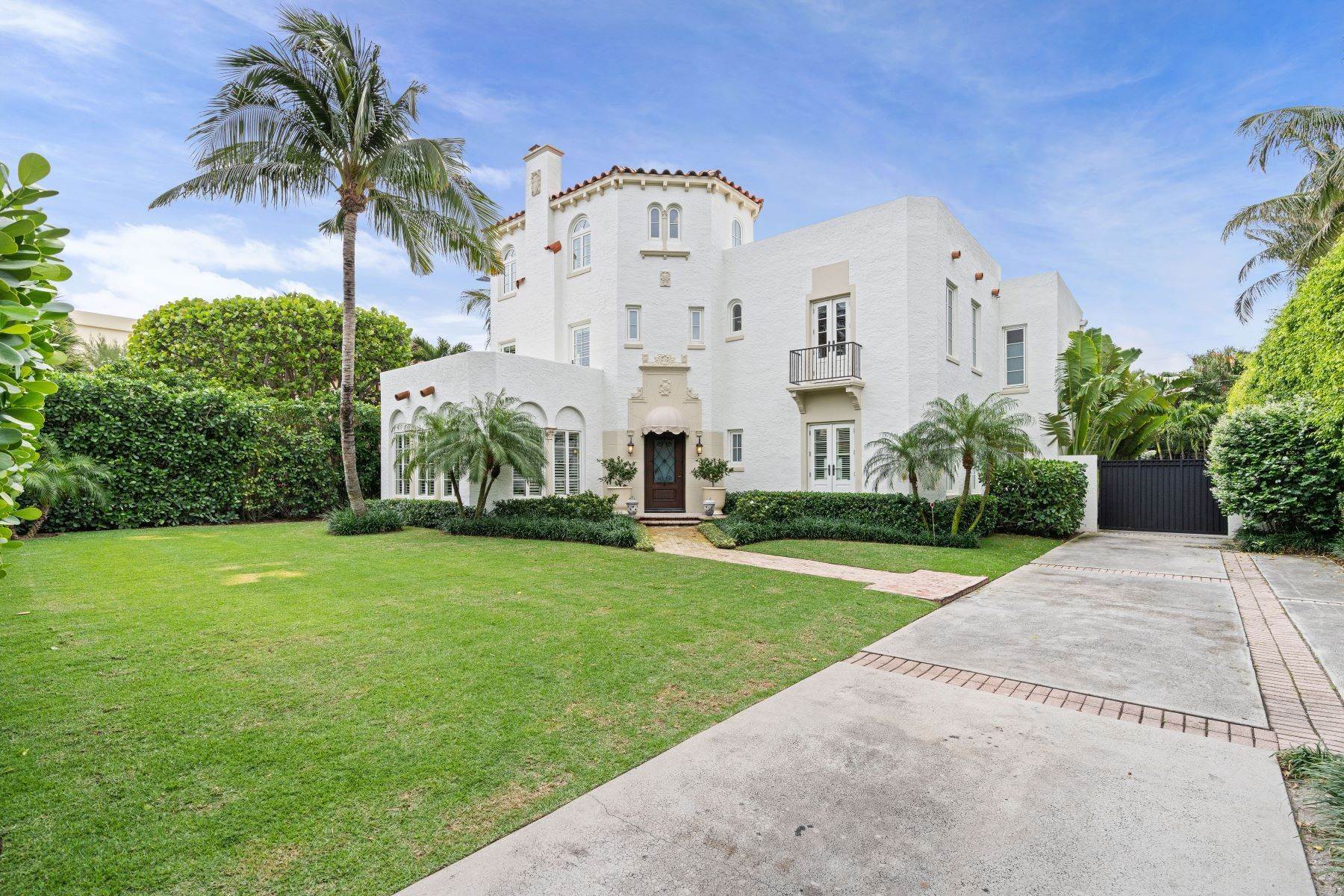 Single Family Homes for Sale at Magnificent Spanish Estate 130 Brazilian Avenue Palm Beach, Florida 33480 United States