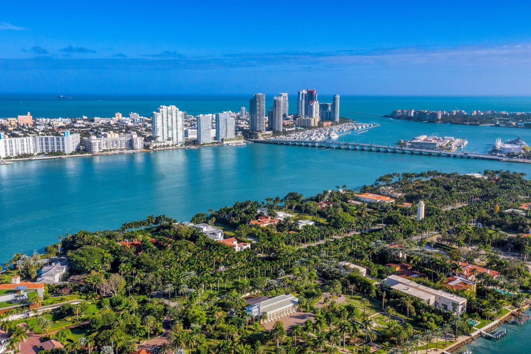 15. Single Family Homes for Sale at 27 Star Island Dr, Miami Beach, FL 27 Star Island Dr Miami Beach, Florida 33139 United States