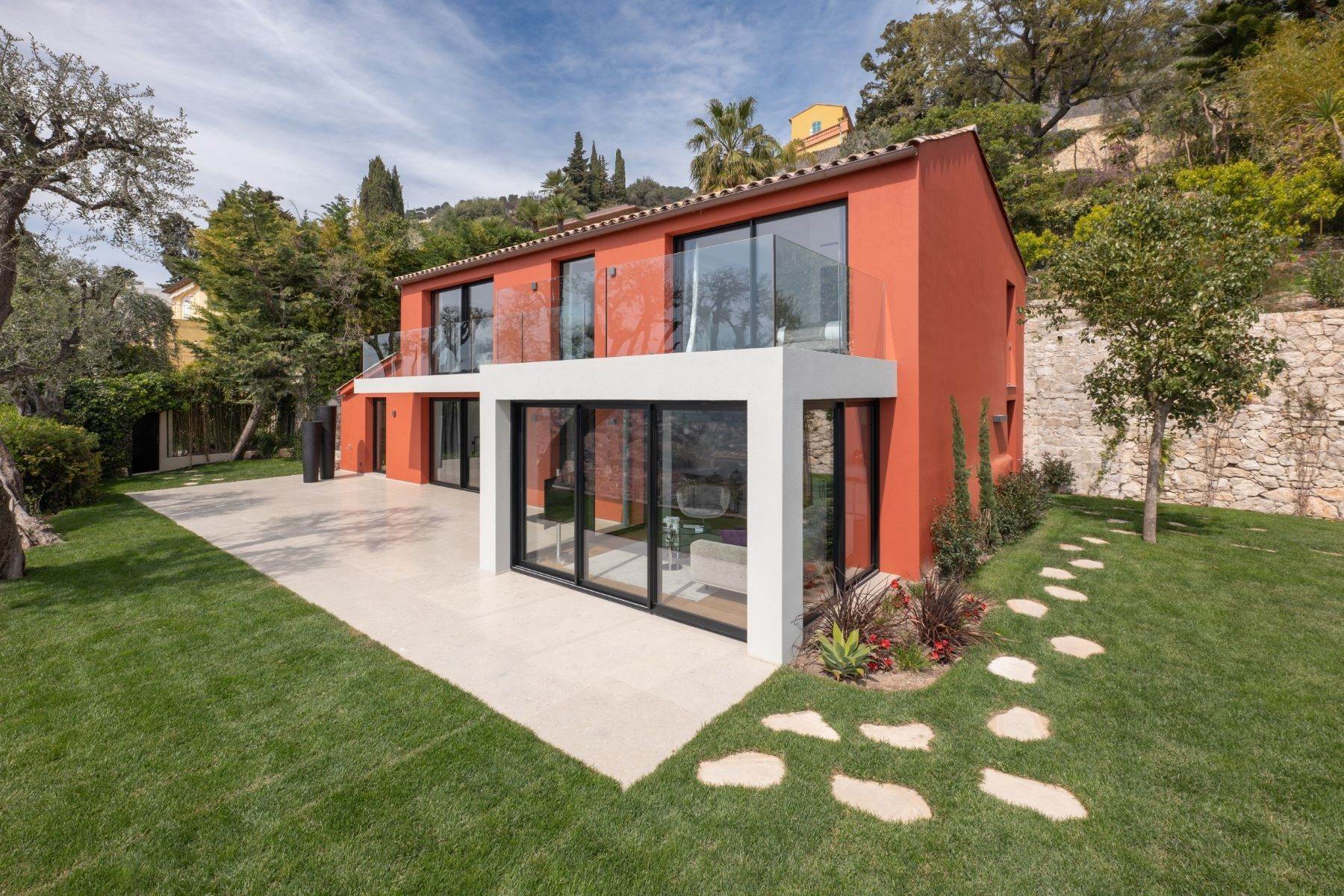 13. Single Family Homes for Sale at Contemporary house Villefranche Sur Mer, Provence-Alpes-Cote D'Azur 06230 France